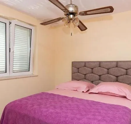 Helen Apartment *