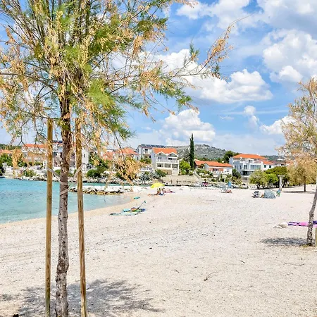 Helen * Rogoznica (Sibenik-Knin)